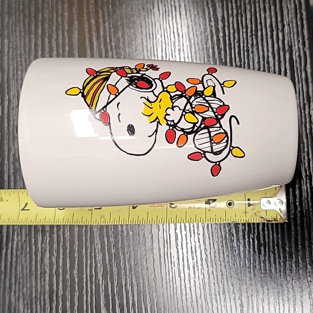 Peanuts Snoopy stoneware mug.